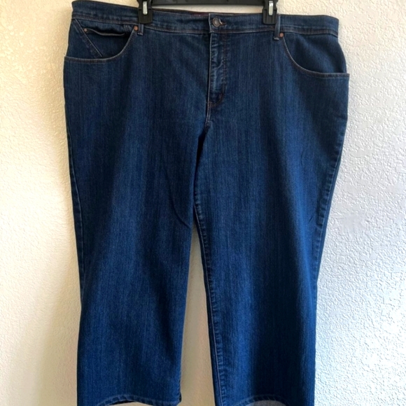 Gloria Vanderbilt Dark Wash Straight Leg Stretch Denim Crop Jeans Size 24W - Picture 2 of 6